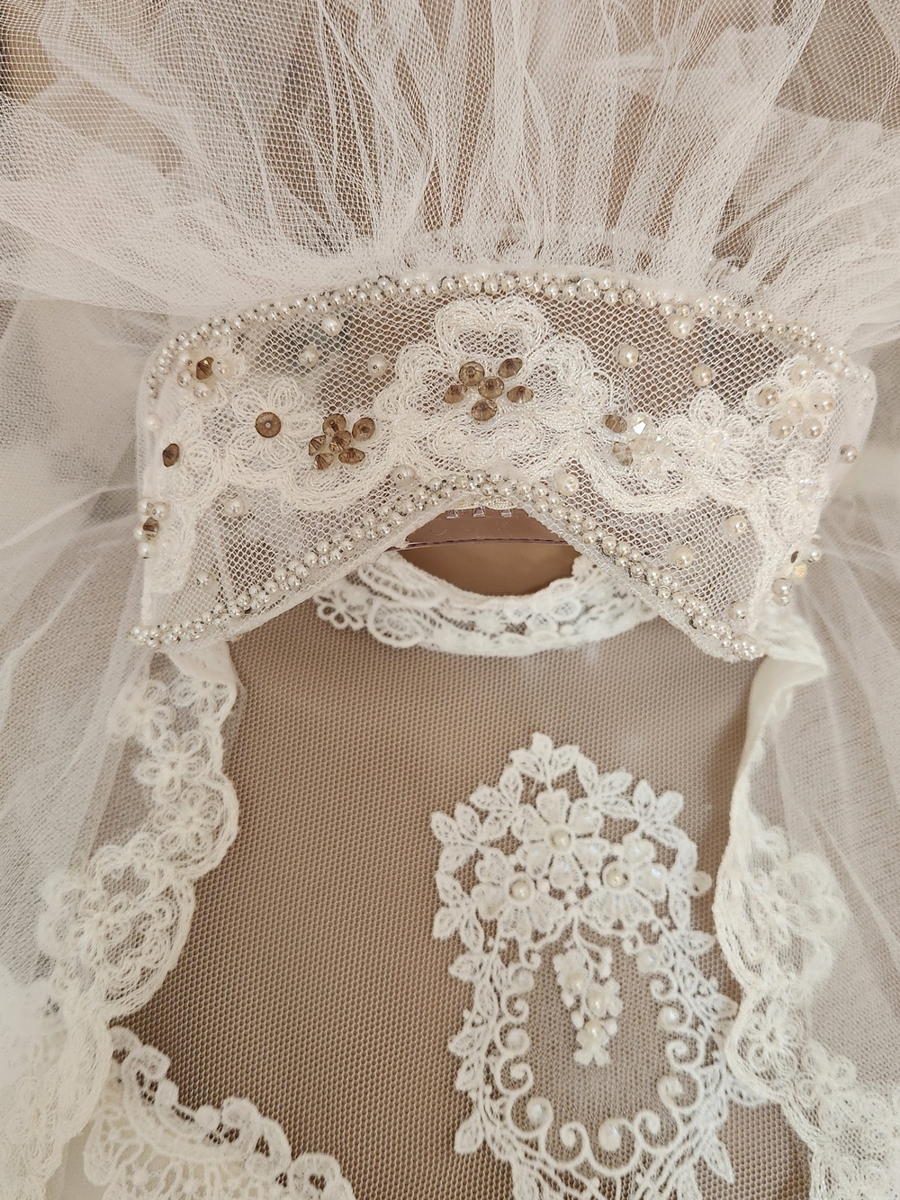 Vintage 70s Bridallure Pearl & Lace Victorian Wedding Gown Set - Picture 11 of 15